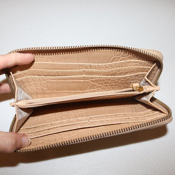 Badgley Mischka tanish zip-around wallet with multiple compartments EUC - Picture 3 of 8